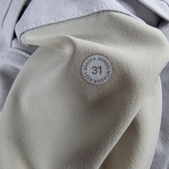 Lululemon Commission Mens Shorts Size 31 Warpstreme Fabric Gray Performance Golf - Picture 3 of 7